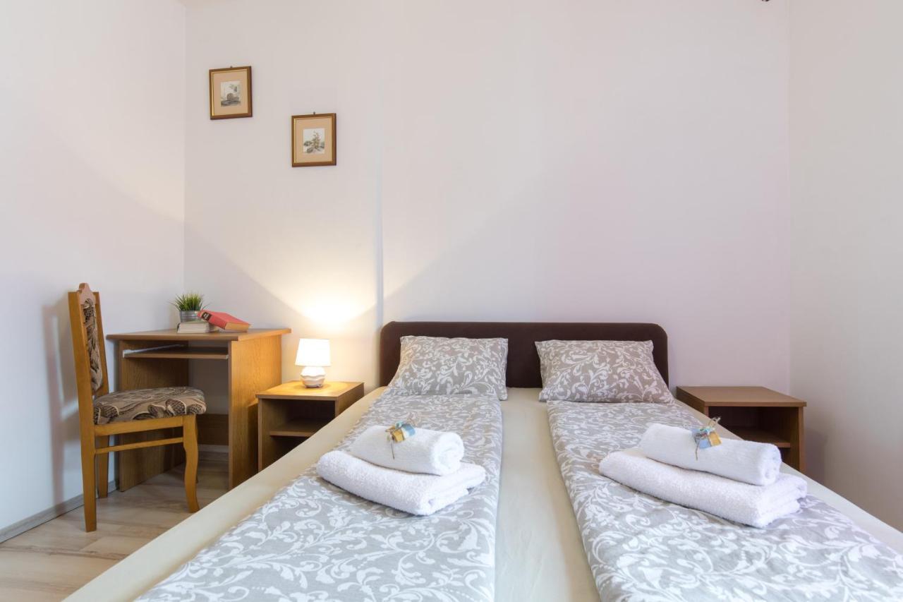Pape Punat Hotell Exteriör bild